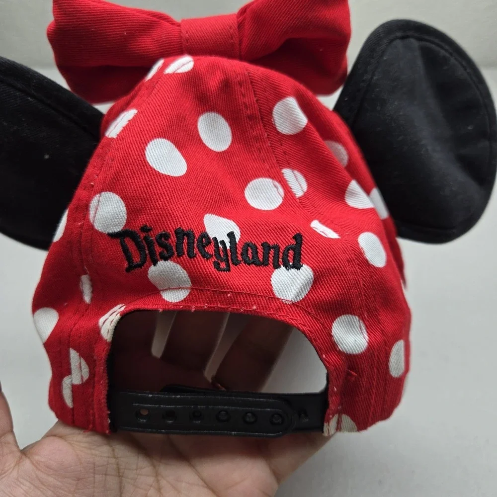 Disney Parks Unisex Baseball Cap‎ YOUTH 54-57CM Redblackwhite Curved Snapback